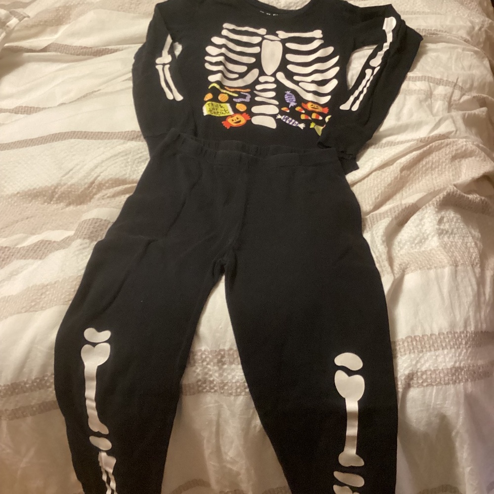 Children’s Place Skeleton PJs - size 14